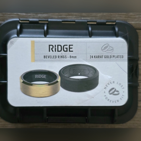 The Ridge Beveled Ring Set | 24K Gold, Size 10.5 - BRAND NEW - Picture 2 of 6